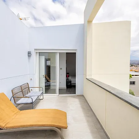 Villasroyale Trespalomas - An Iconic For Elevated Getaways! ميلونيذاس