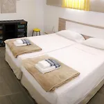 וילה Villasroyale Trespalomas - An Iconic For Elevated Getaways! מלונראס