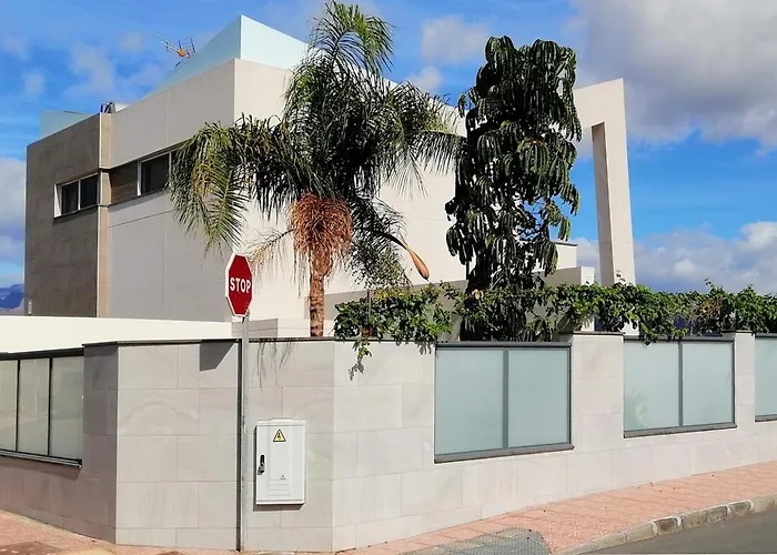 Villasroyale Trespalomas - An Iconic For Elevated Getaways! Willa