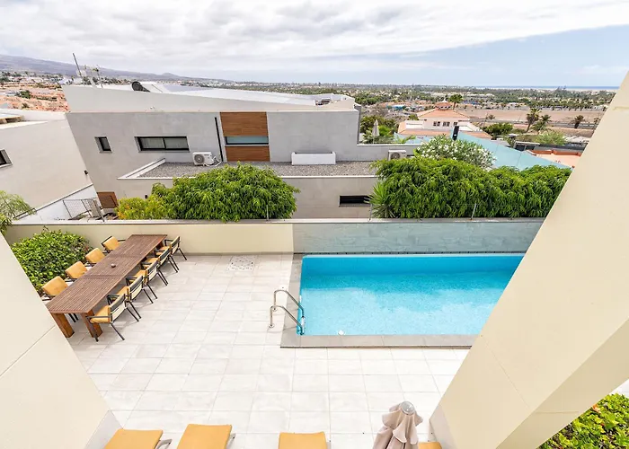 Willa Villasroyale Trespalomas - An Iconic For Elevated Getaways! Meloneras