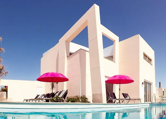 Villasroyale Trespalomas - An Iconic For Elevated Getaways! *