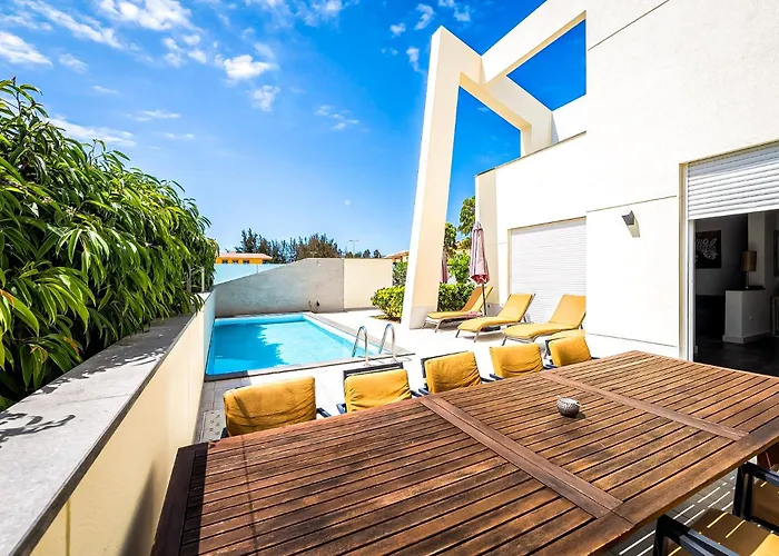 Villasroyale Trespalomas - An Iconic For Elevated Getaways! Willa *