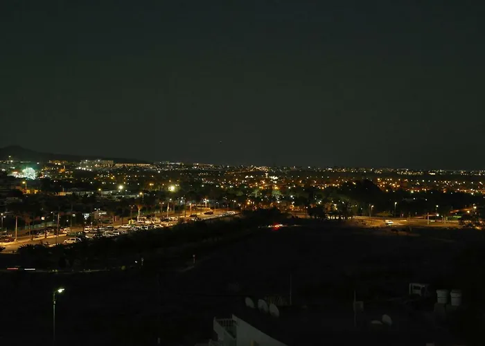 Villasroyale Trespalomas - An Iconic For Elevated Getaways! Willa